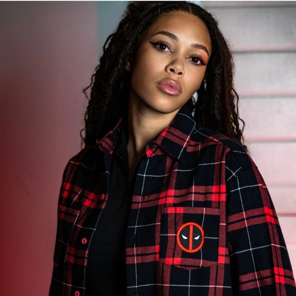Cakeworthy Deadpool Flannel - Picture 3 of 14